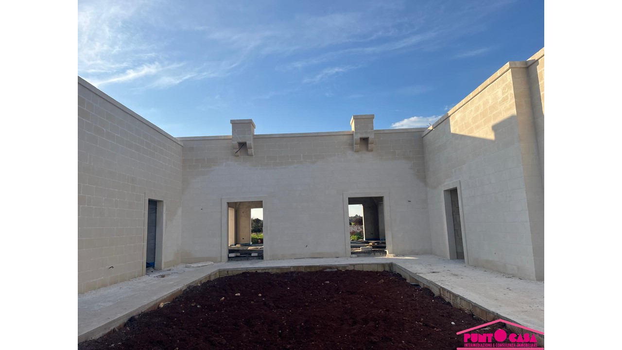 Ostuni, Villa di nuova costruzione